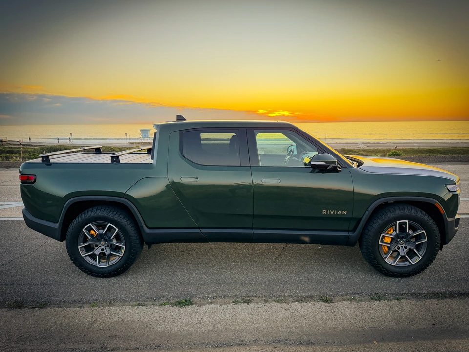 2022 Rivian R1T - Image 27 of 31