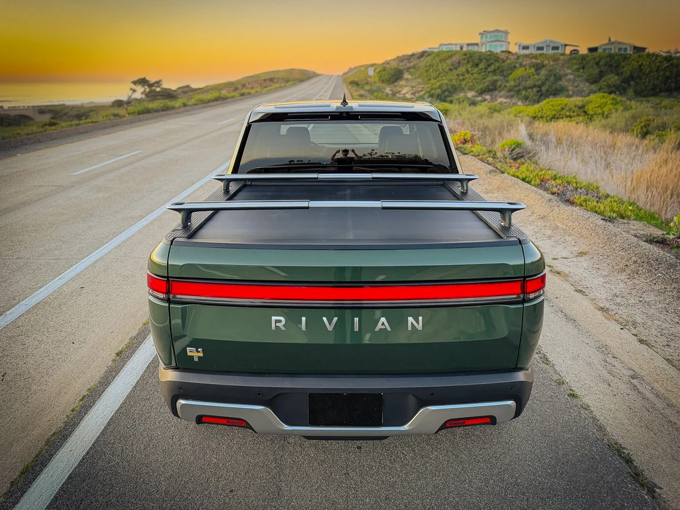 2022 Rivian R1T - Image 17 of 31