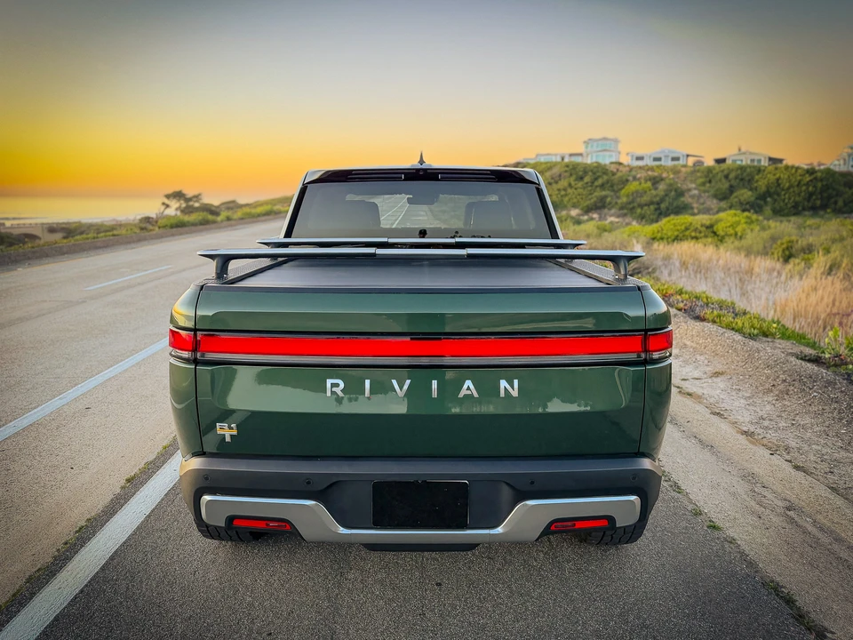 2022 Rivian R1T - Image 18 of 31