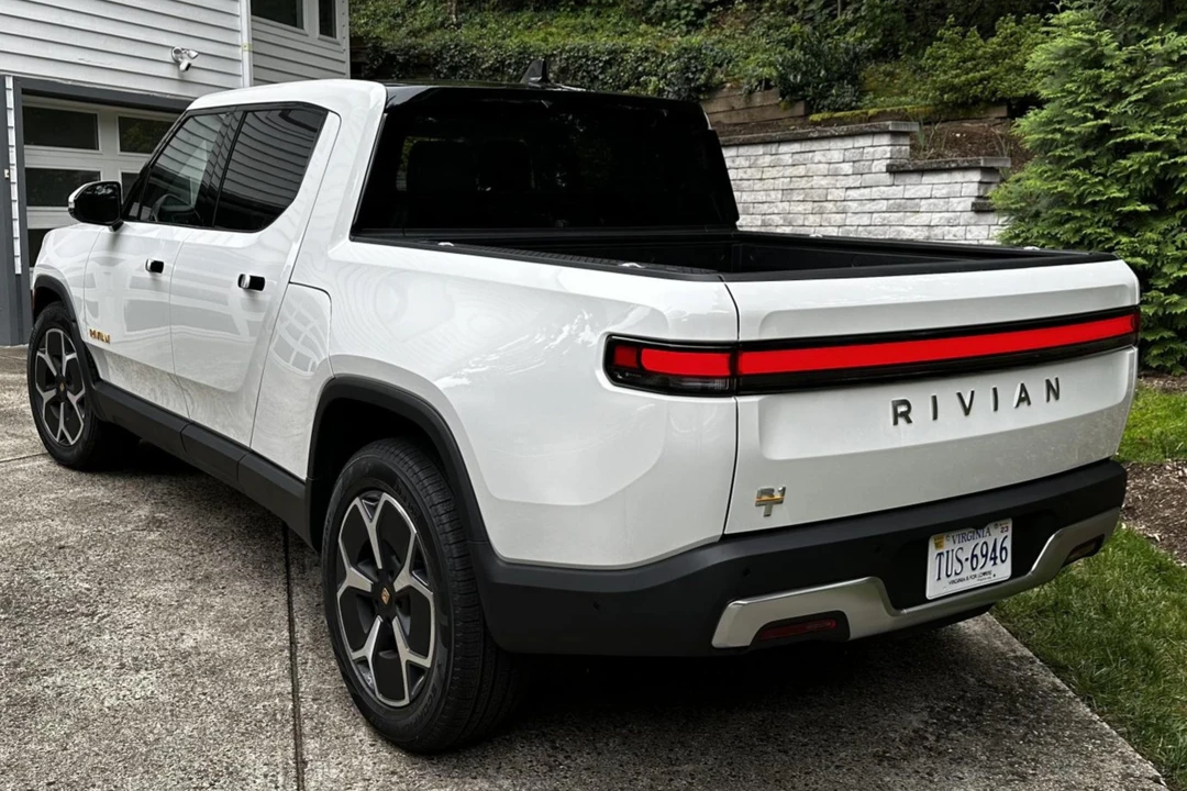 2022 Rivian R1T - Image 4 of 31