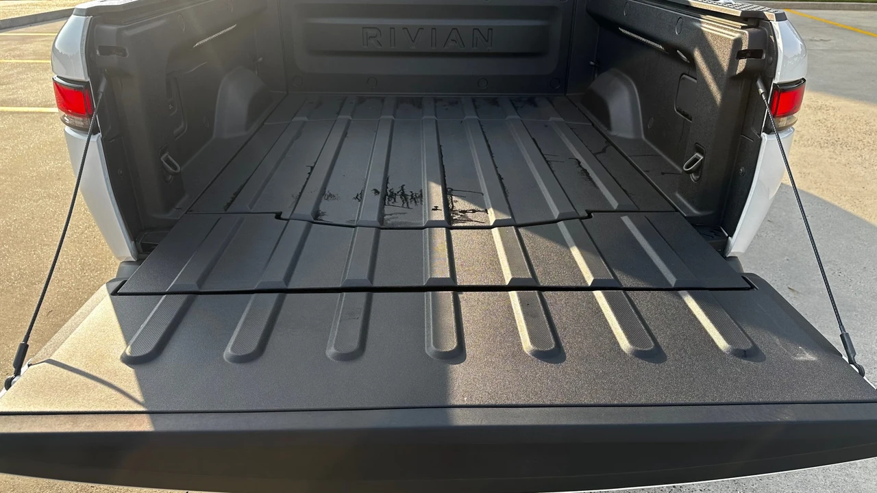 2022 Rivian R1T - Image 31 of 31