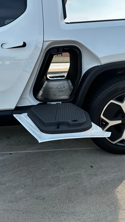 2022 Rivian R1T - Image 20 of 31