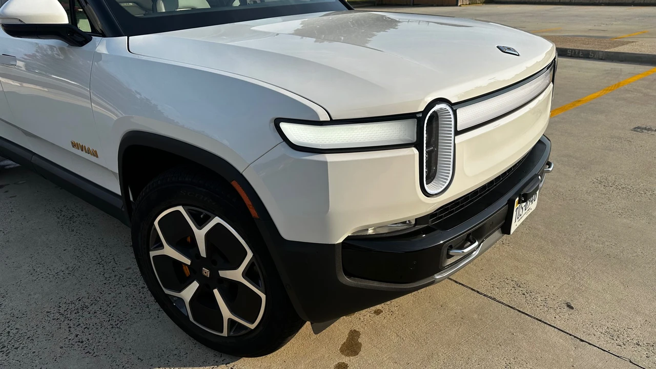2022 Rivian R1T - Image 27 of 31