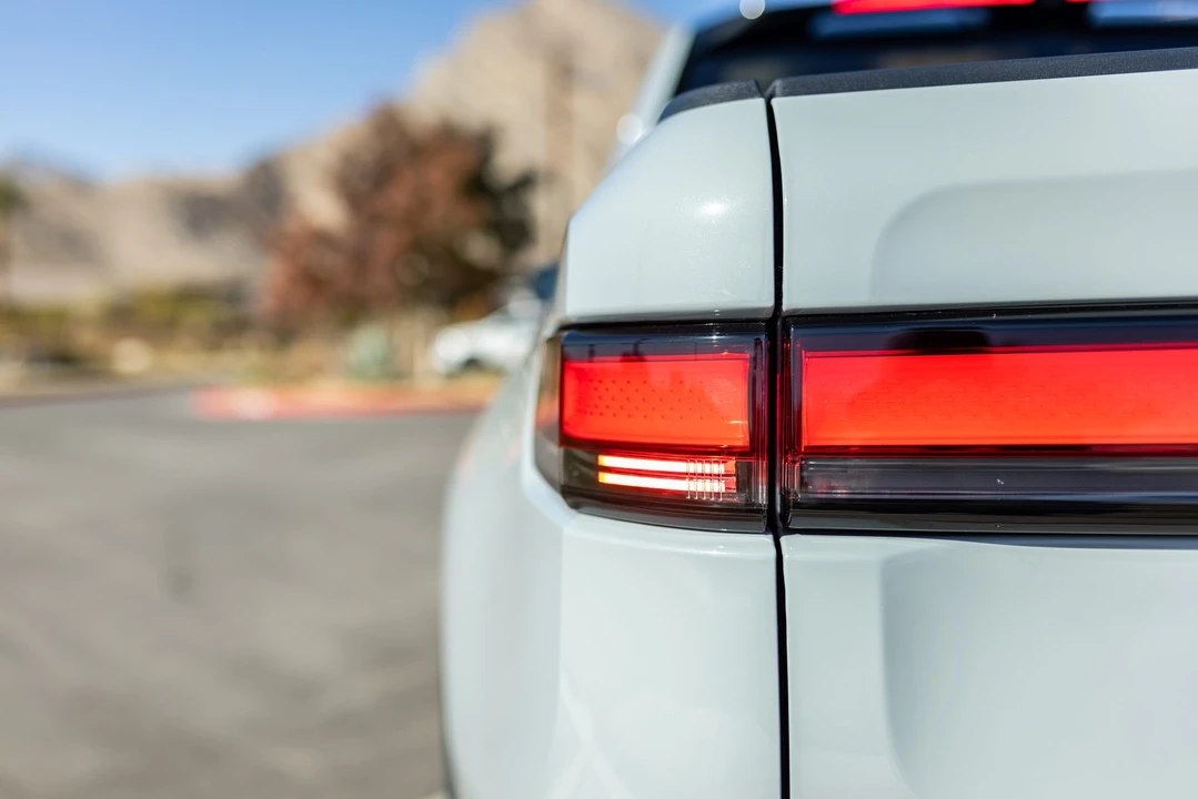 2022 Rivian R1T - Image 28 of 31