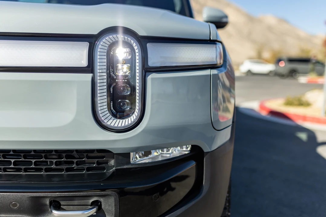 2022 Rivian R1T - Image 14 of 31