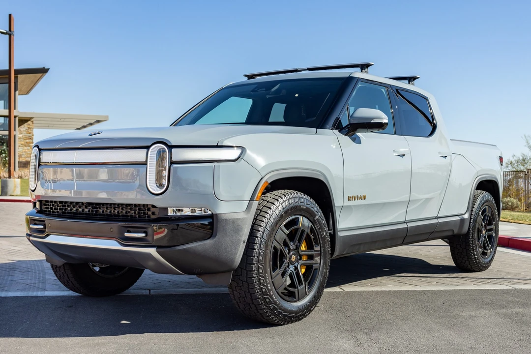 2022 Rivian R1T - Image 8 of 31