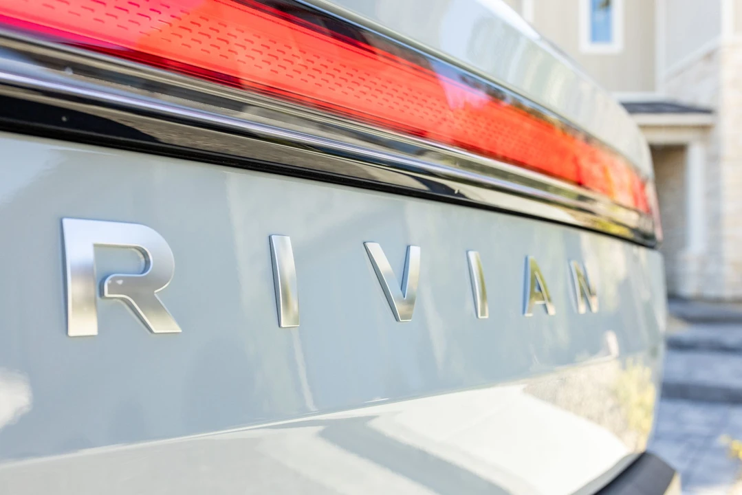 2022 Rivian R1T - Image 29 of 31
