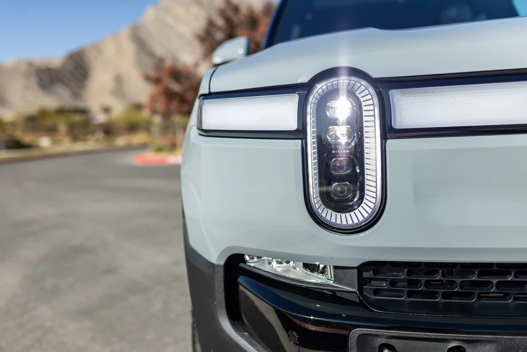 2022 Rivian R1T - Image 13 of 31