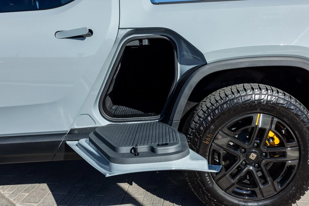 2022 Rivian R1T - Image 22 of 31