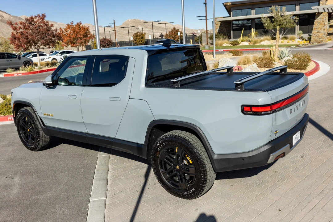 2022 Rivian R1T - Image 6 of 31