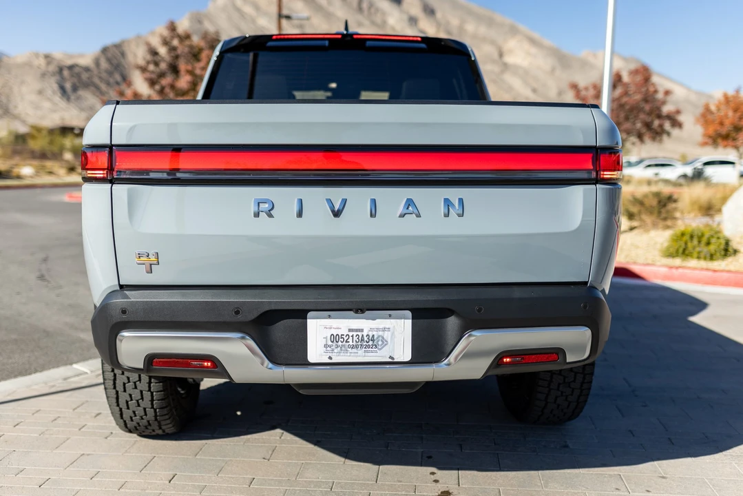 2022 Rivian R1T - Image 5 of 31