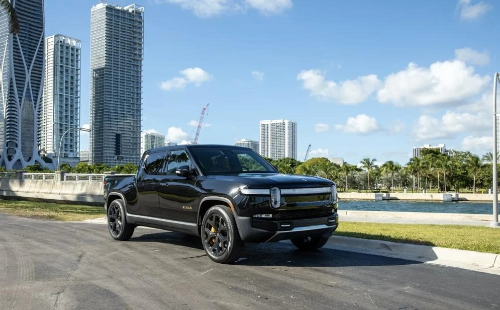 2022 Rivian R1T - Image 2 of 31