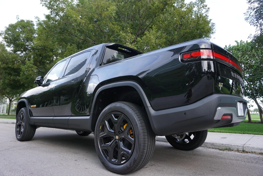2022 Rivian R1T - Image 20 of 31
