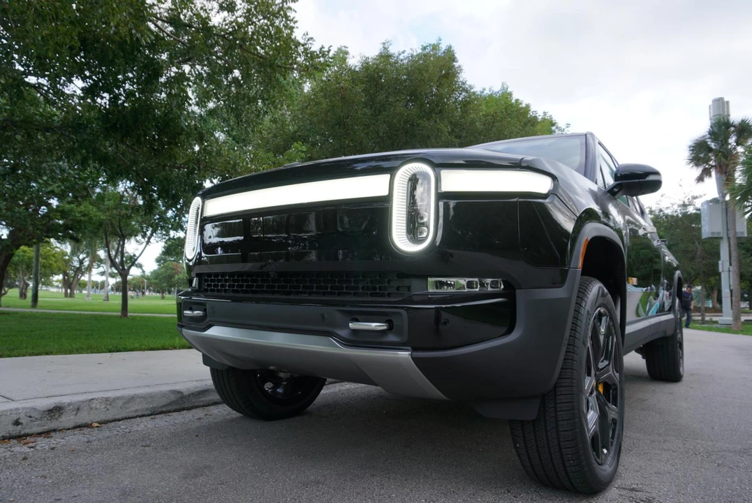 2022 Rivian R1T - Image 28 of 31