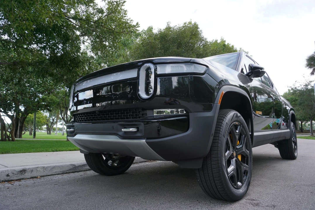 2022 Rivian R1T - Image 12 of 31