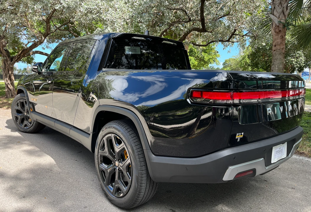 2022 Rivian R1T - Image 19 of 31
