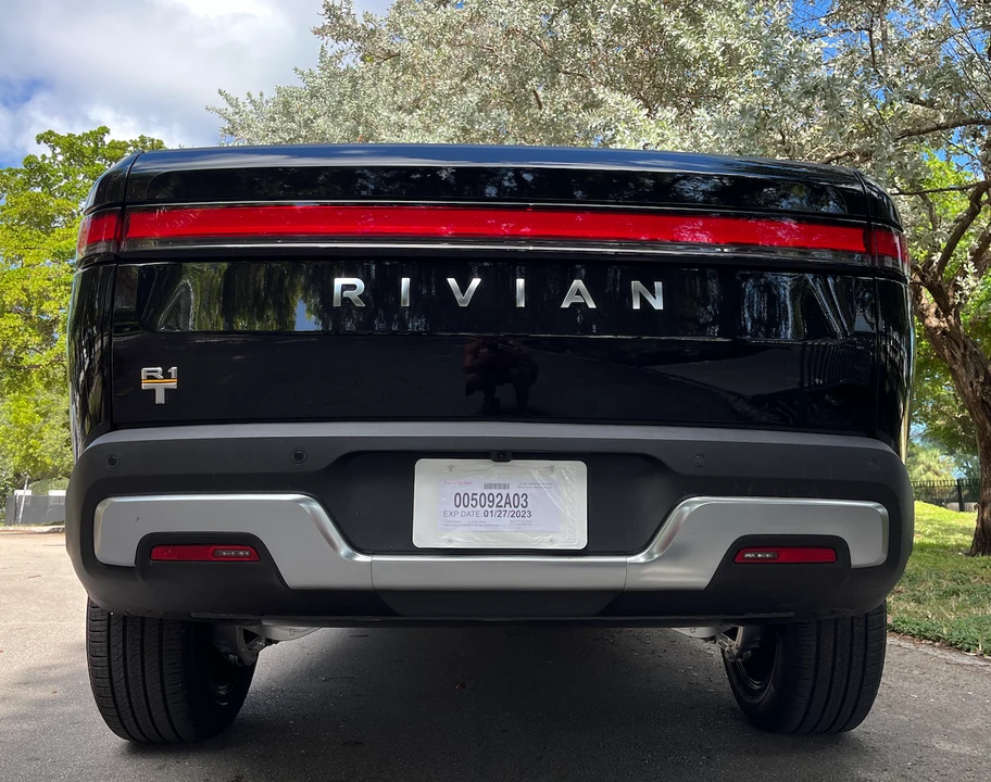 2022 Rivian R1T - Image 22 of 31