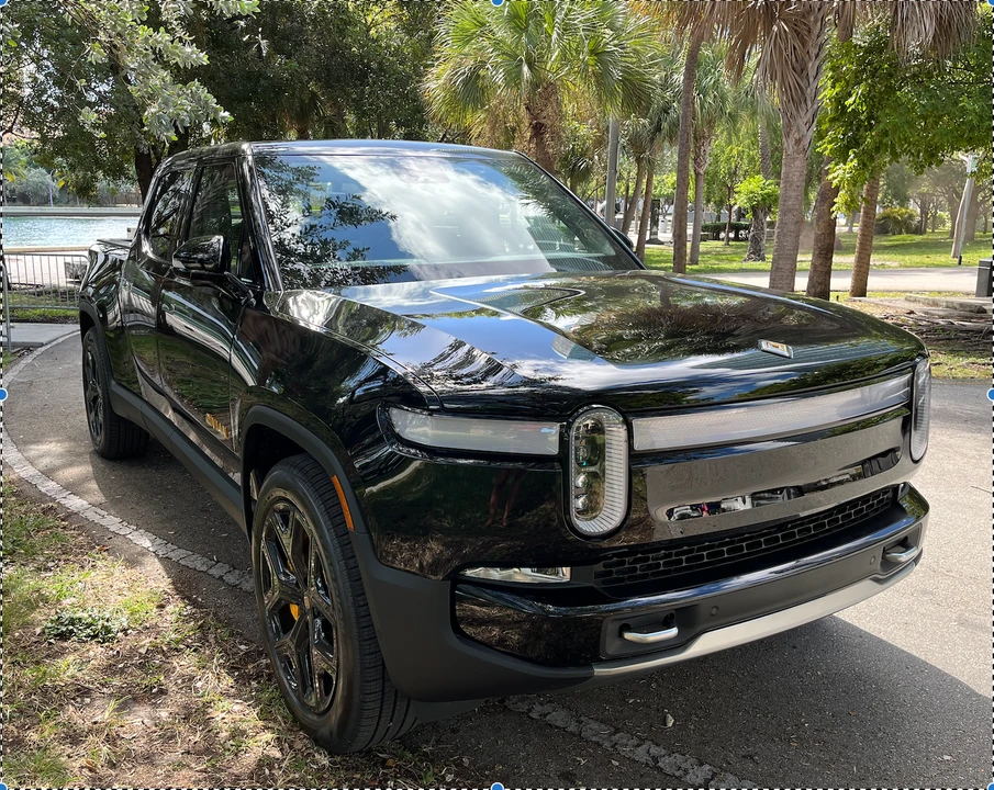 2022 Rivian R1T - Image 10 of 31