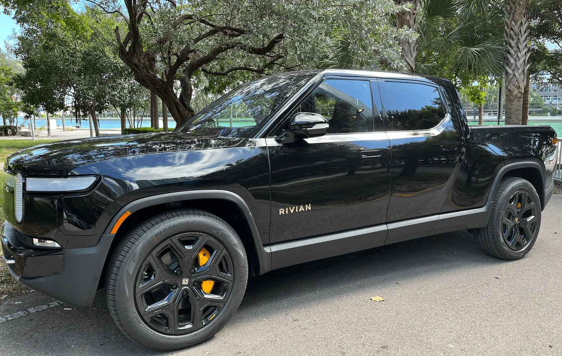 2022 Rivian R1T - Image 15 of 31