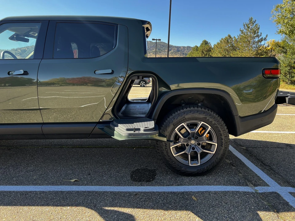2022 Rivian R1T - Image 24 of 31