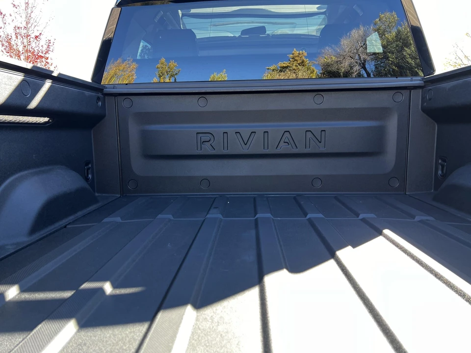 2022 Rivian R1T - Image 12 of 31