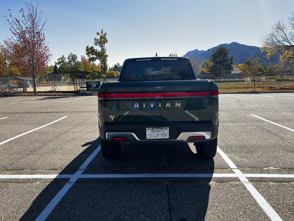 2022 Rivian R1T - Image 10 of 31