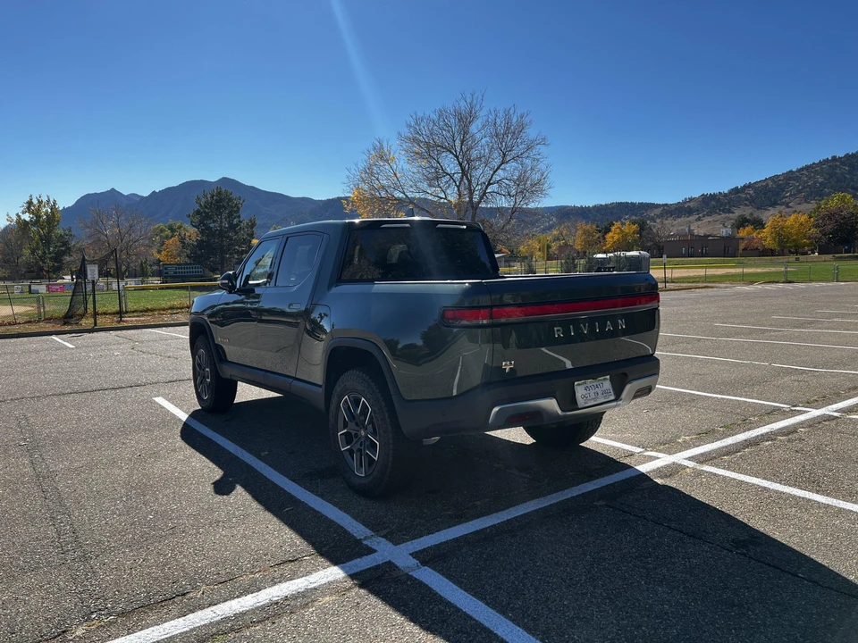 2022 Rivian R1T - Image 13 of 31