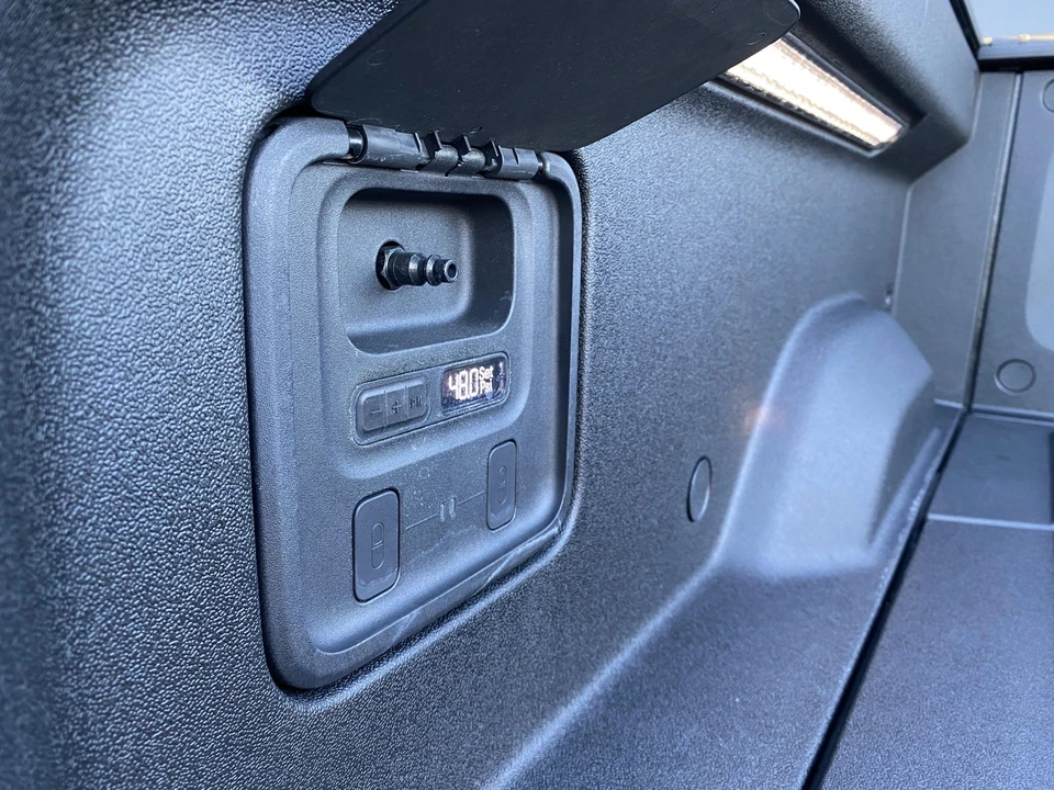2022 Rivian R1T - Image 24 of 31