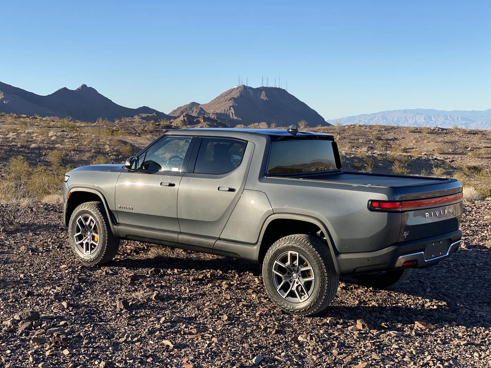 2022 Rivian R1T - Image 14 of 31