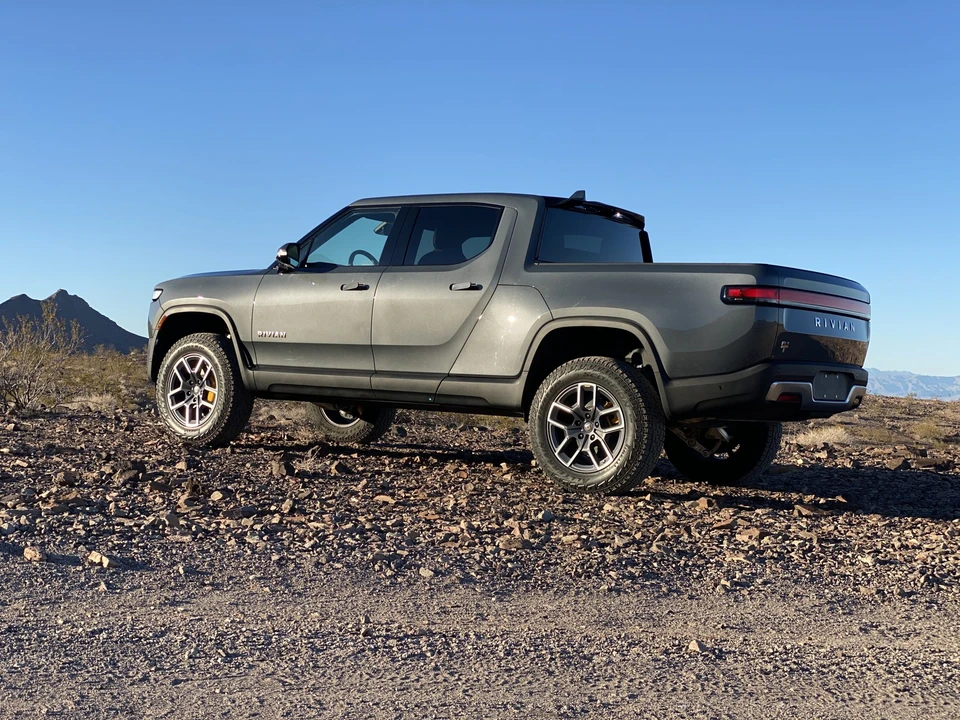 2022 Rivian R1T - Image 12 of 31
