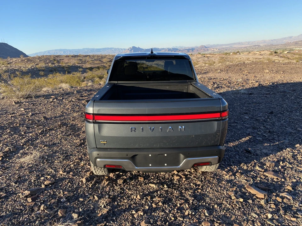 2022 Rivian R1T - Image 9 of 31