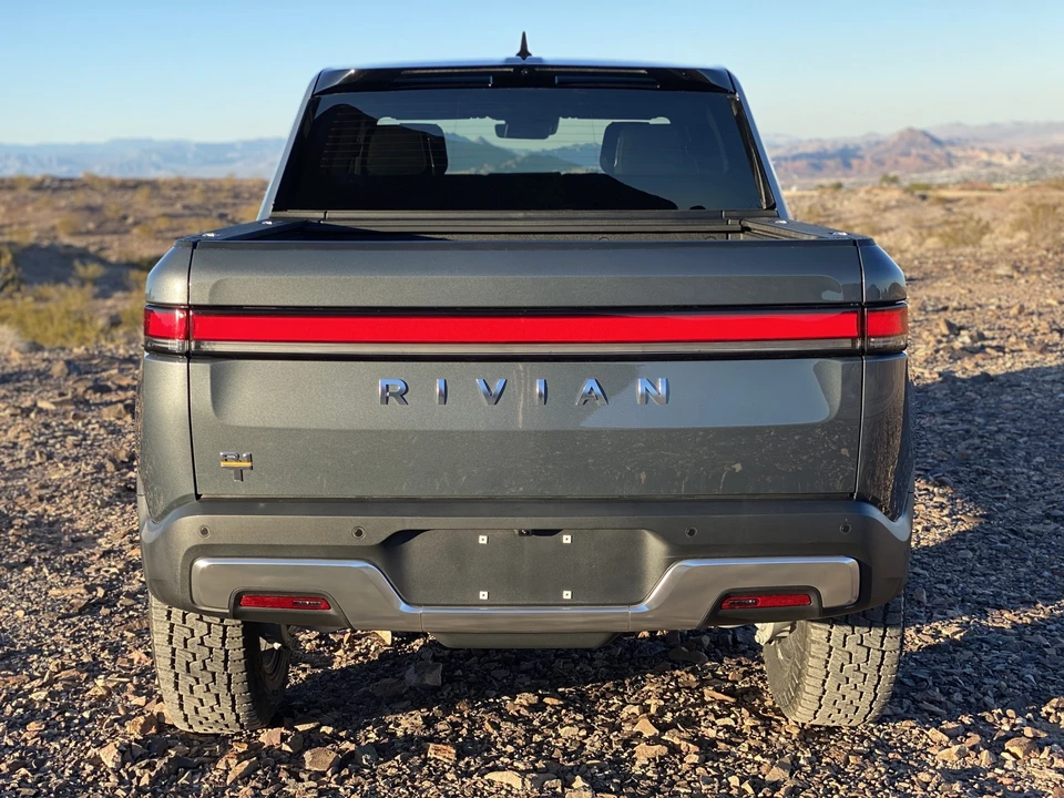 2022 Rivian R1T - Image 10 of 31