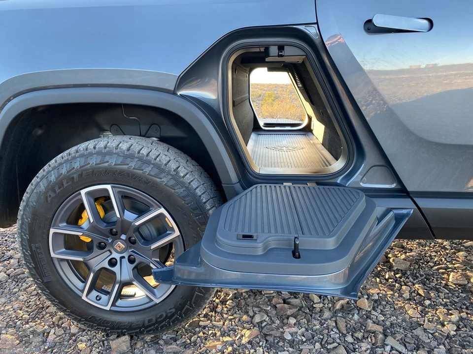 2022 Rivian R1T - Image 28 of 31