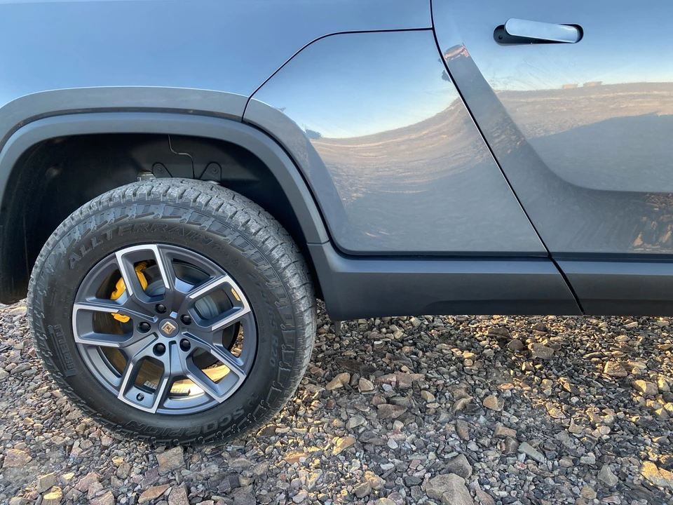 2022 Rivian R1T - Image 27 of 31