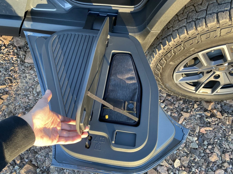2022 Rivian R1T - Image 22 of 31