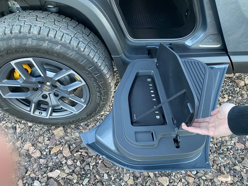 2022 Rivian R1T - Image 30 of 31