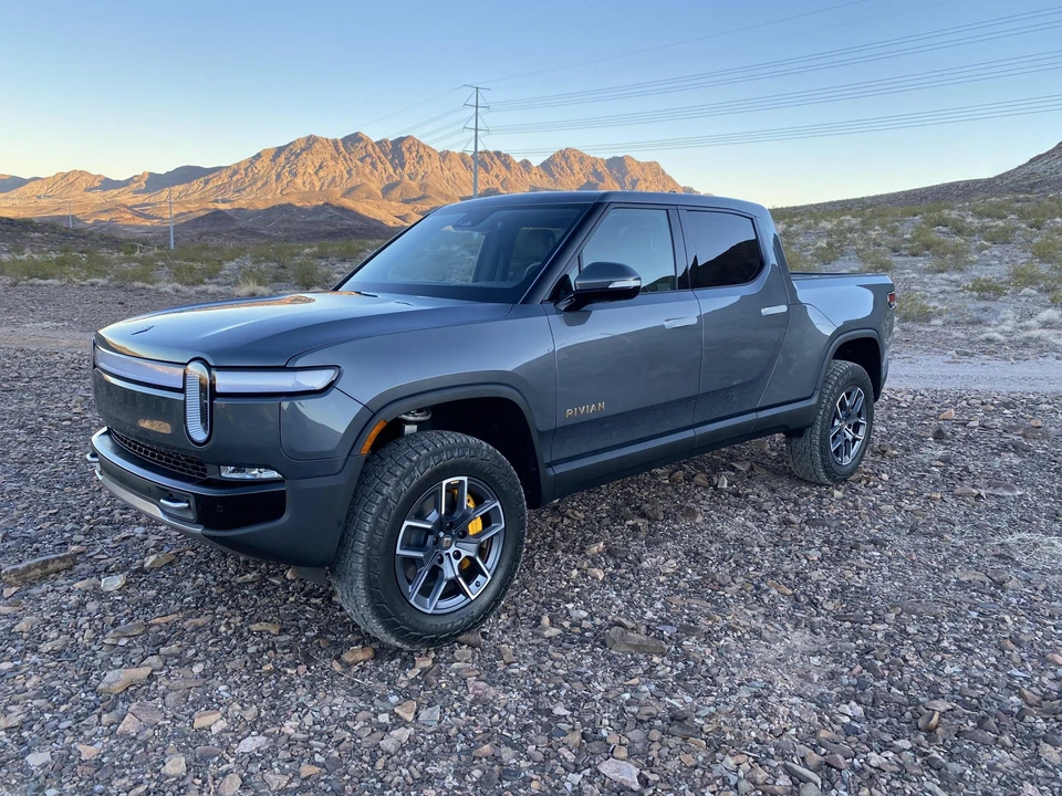 2022 Rivian R1T - Image 3 of 31