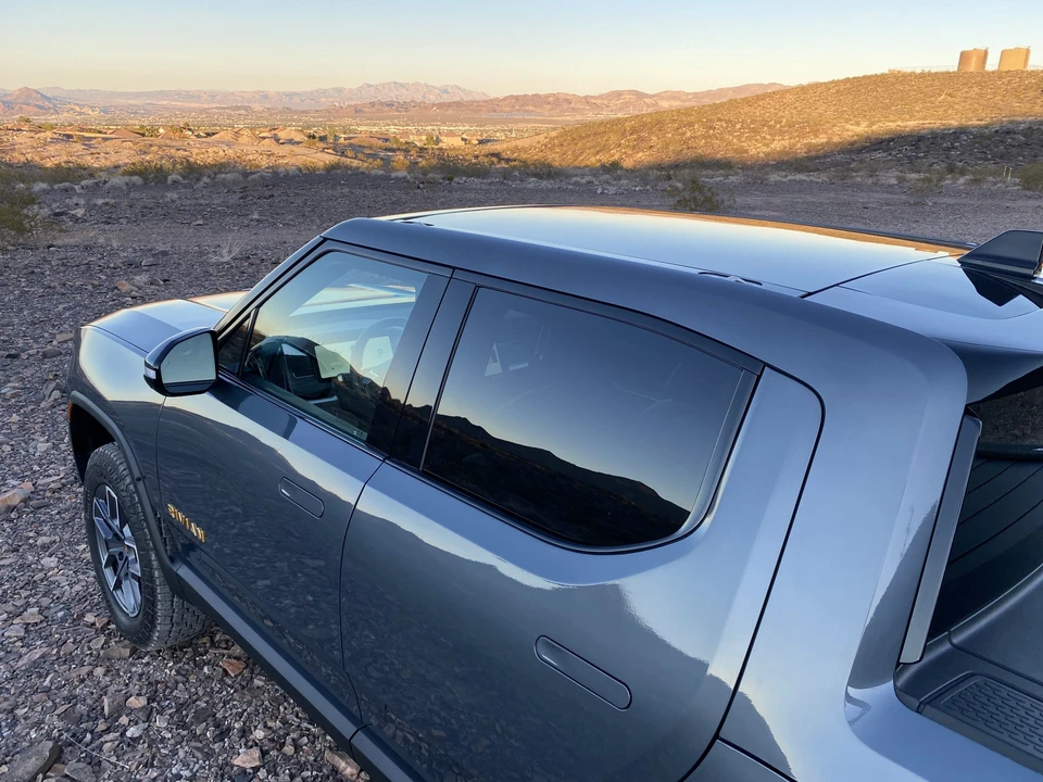 2022 Rivian R1T - Image 16 of 31