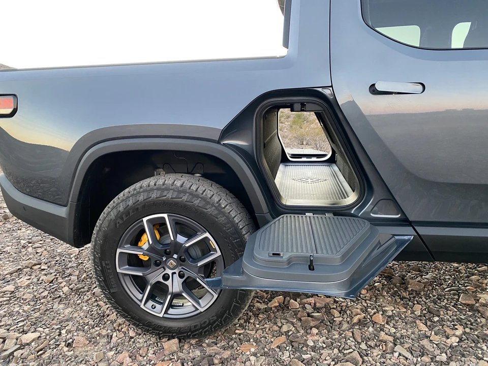 2022 Rivian R1T - Image 31 of 31