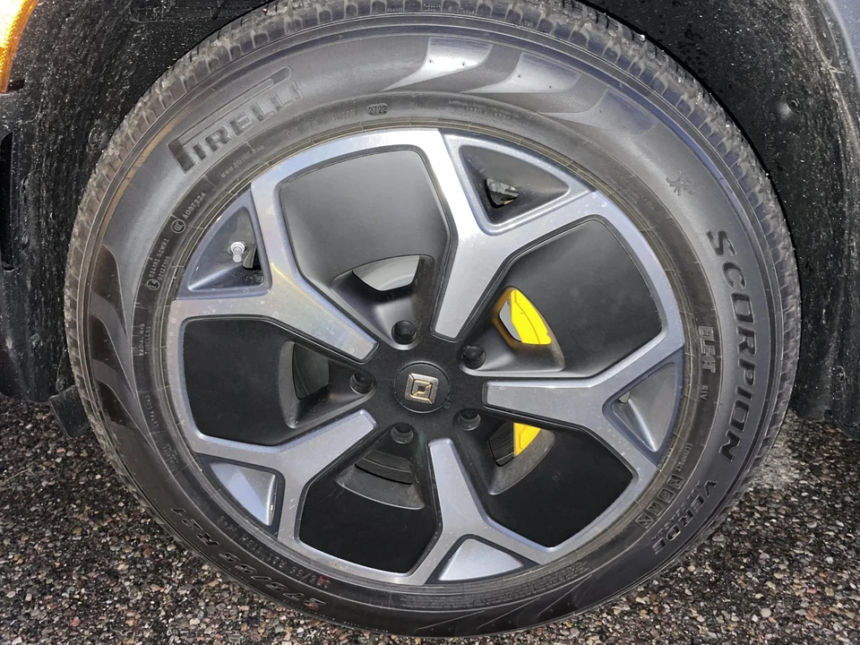 2022 Rivian R1T - Image 18 of 31