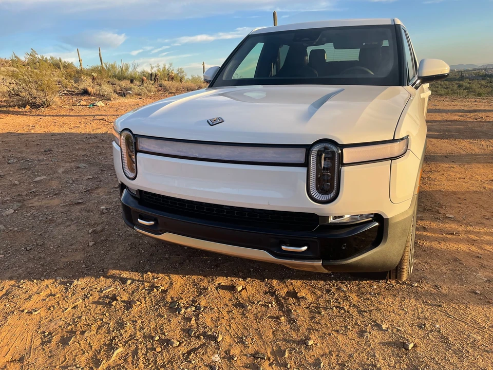 2022 Rivian R1T - Image 4 of 31