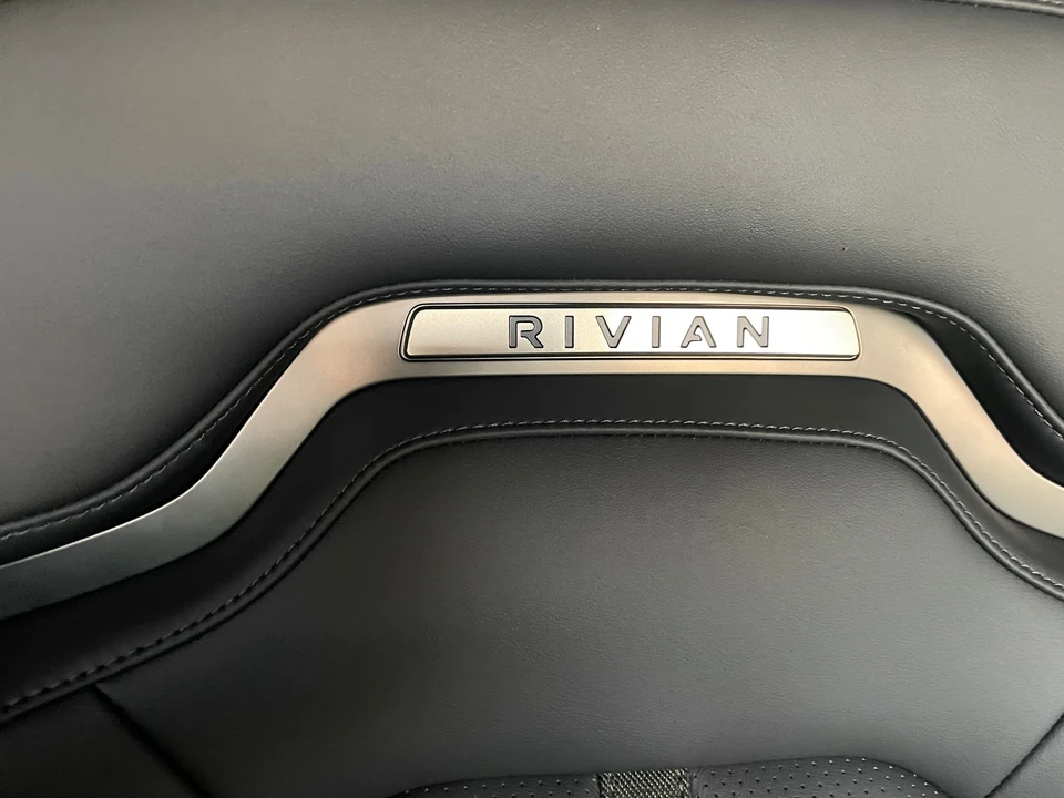 2022 Rivian R1T - Image 27 of 31