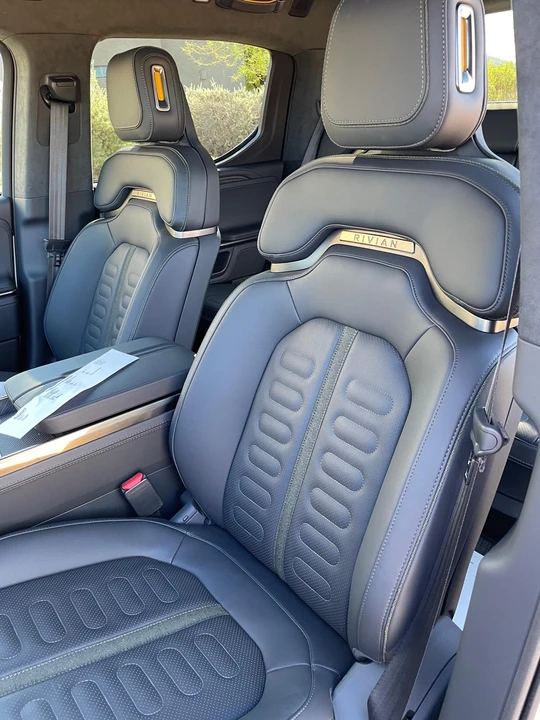 2022 Rivian R1T - Image 26 of 31