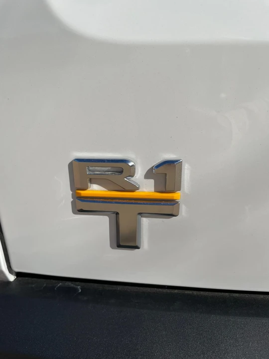 2022 Rivian R1T - Image 13 of 31