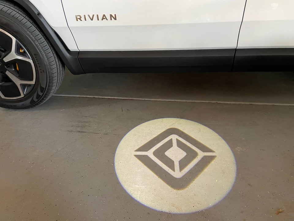 2022 Rivian R1T - Image 16 of 31