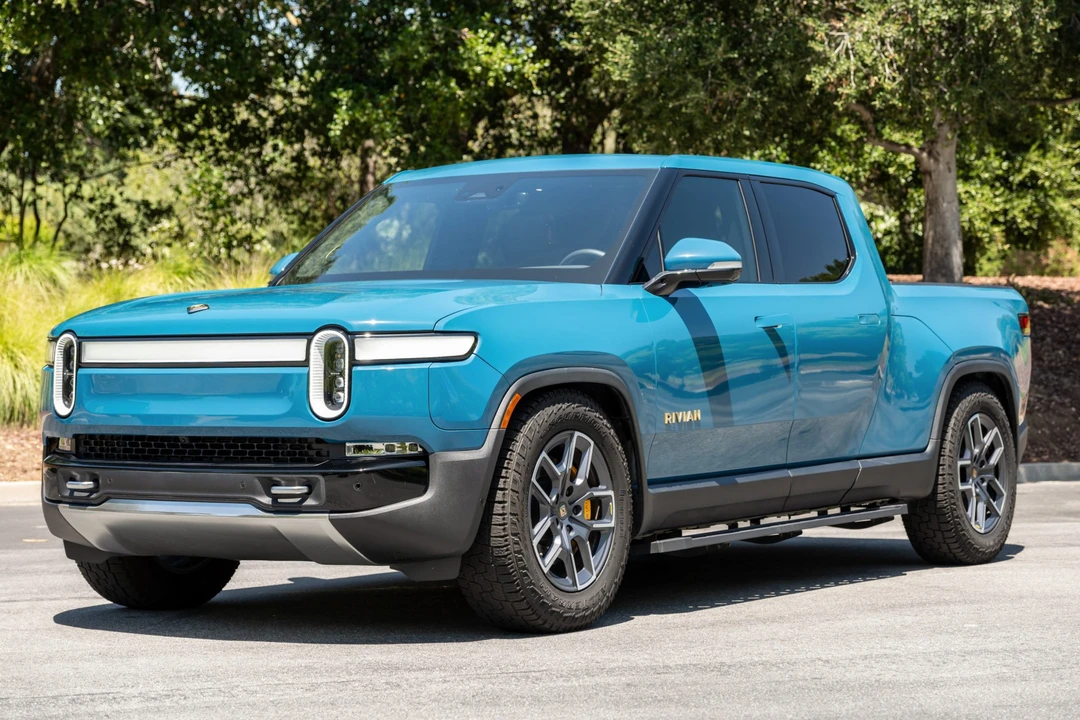 2022 Rivian R1T - Image 2 of 31