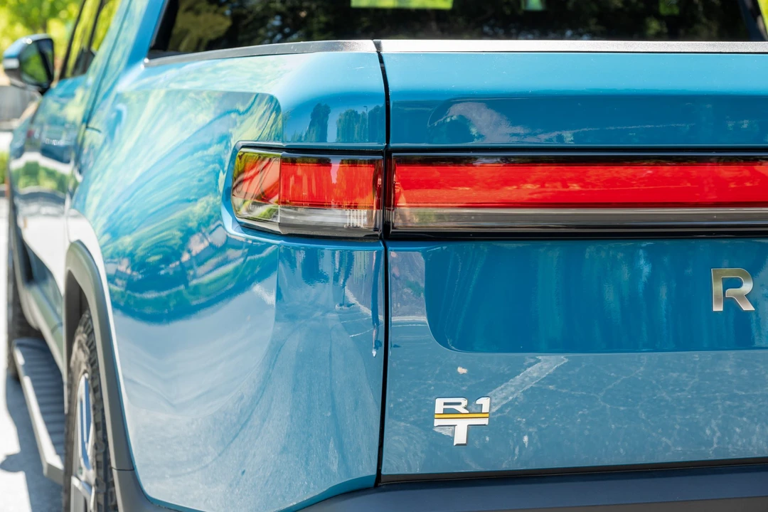 2022 Rivian R1T - Image 17 of 31
