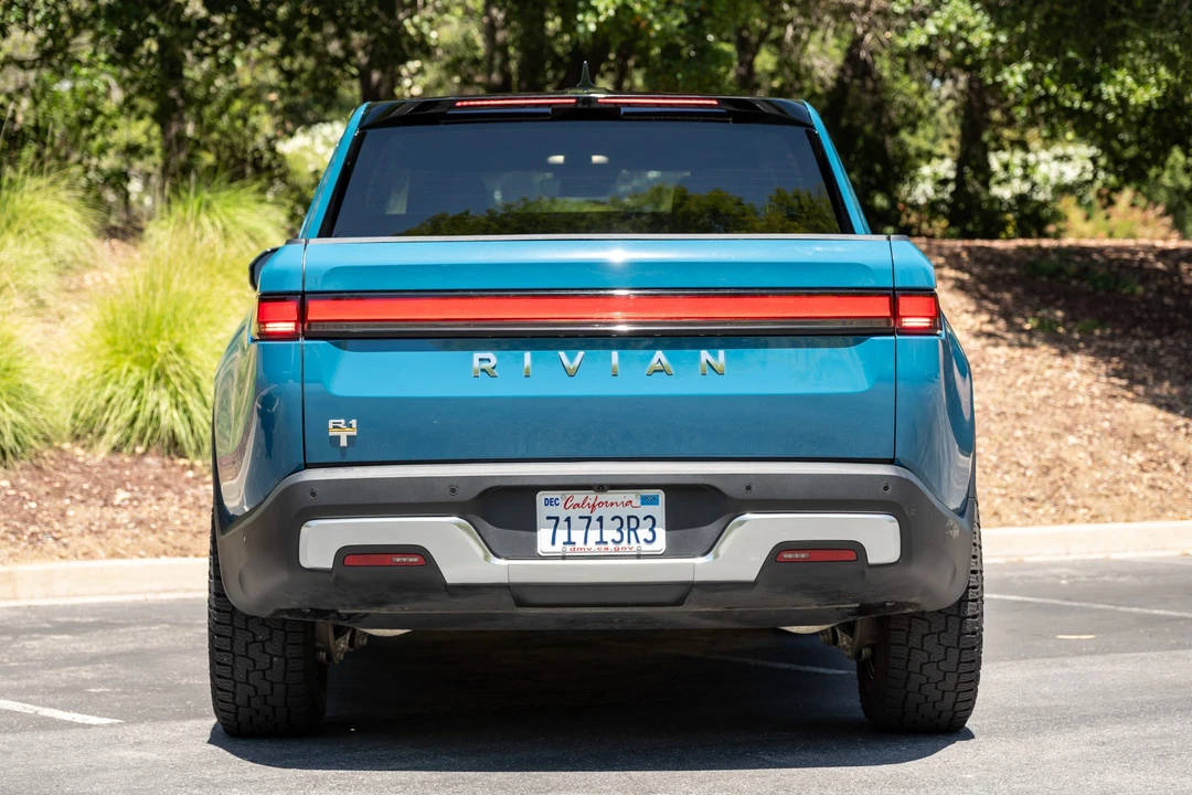 2022 Rivian R1T - Image 7 of 31