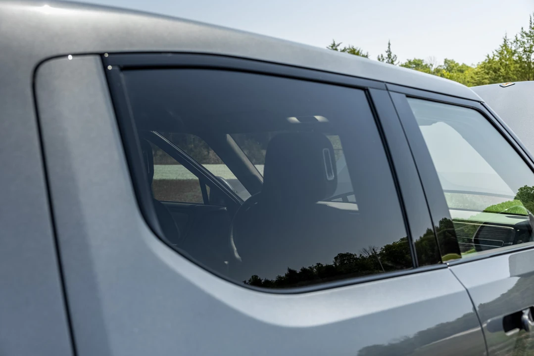 2022 Rivian R1T - Image 25 of 31