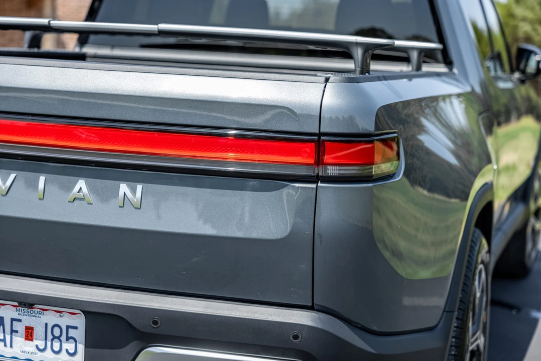2022 Rivian R1T - Image 23 of 31